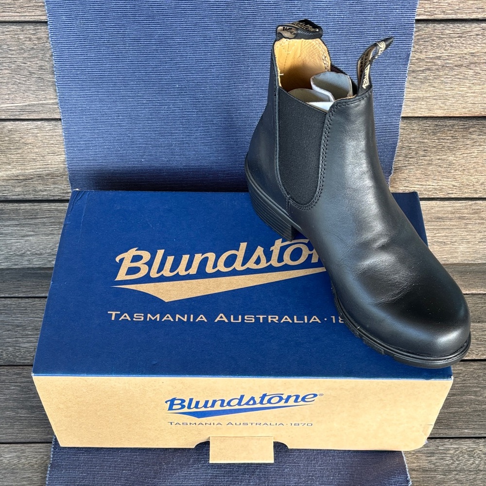 Blundstone 1671 Women’s Black Leather Boots USA 9.5
